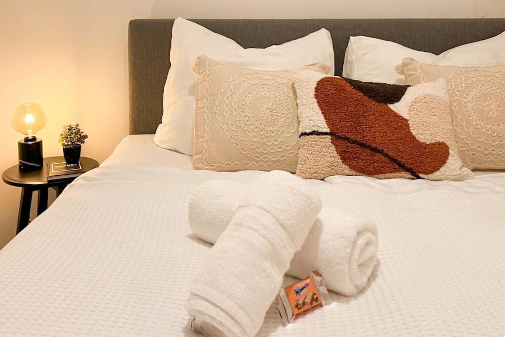 Cozy & Central 2 Bedroom Apartment ウィーン エクステリア 写真