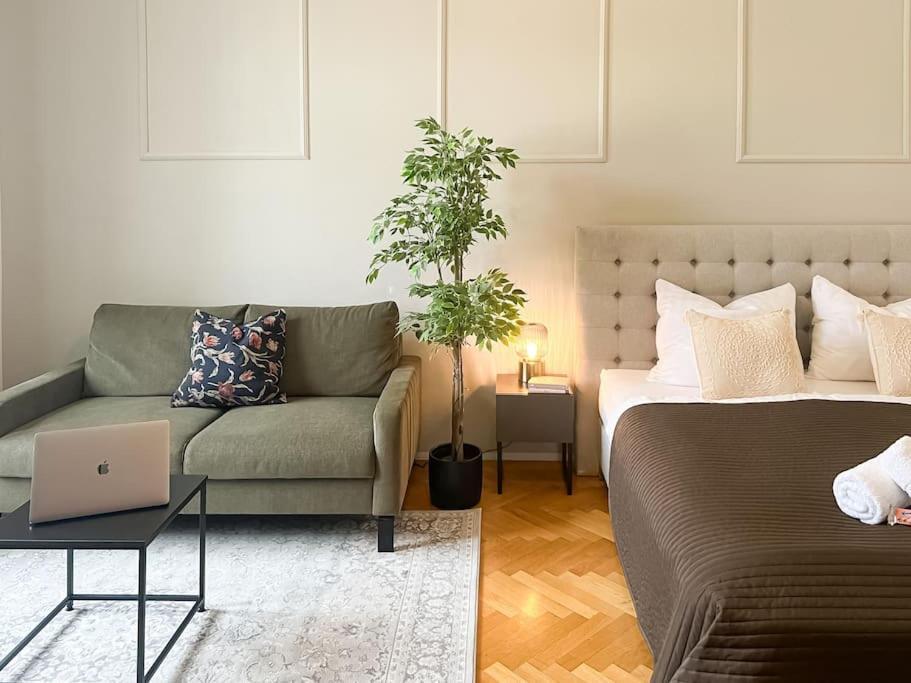 Cozy & Central 2 Bedroom Apartment ウィーン エクステリア 写真