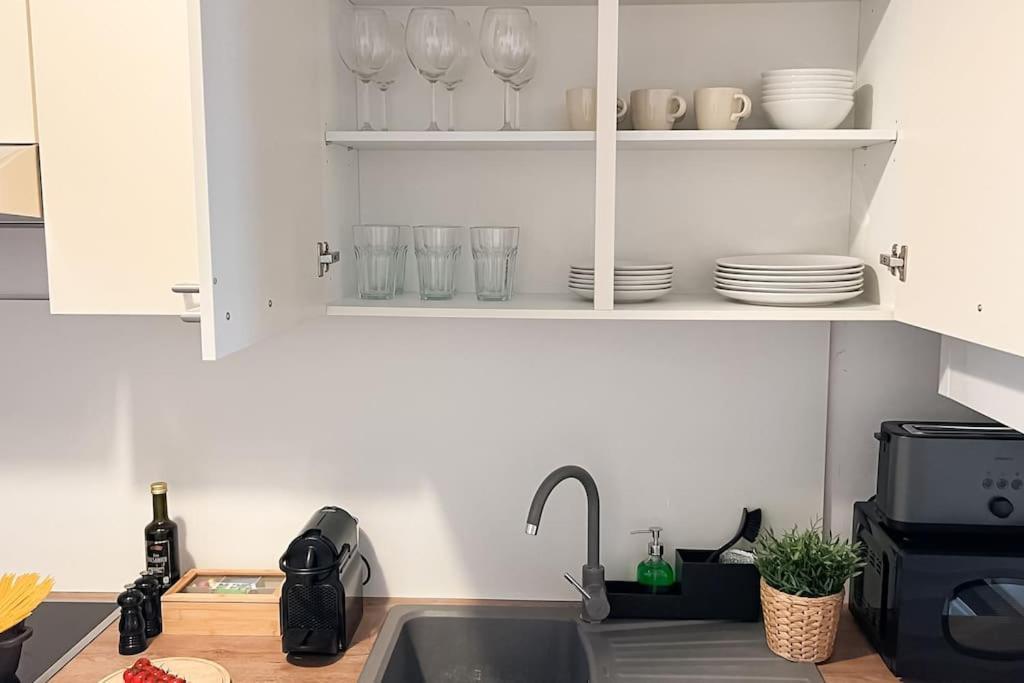 Cozy & Central 2 Bedroom Apartment ウィーン エクステリア 写真